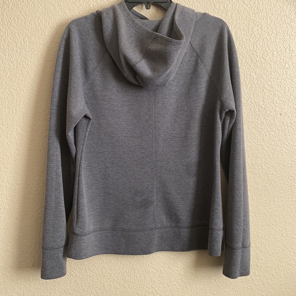 The North Face Gray Pullover hoodie - Picture 4 of 4